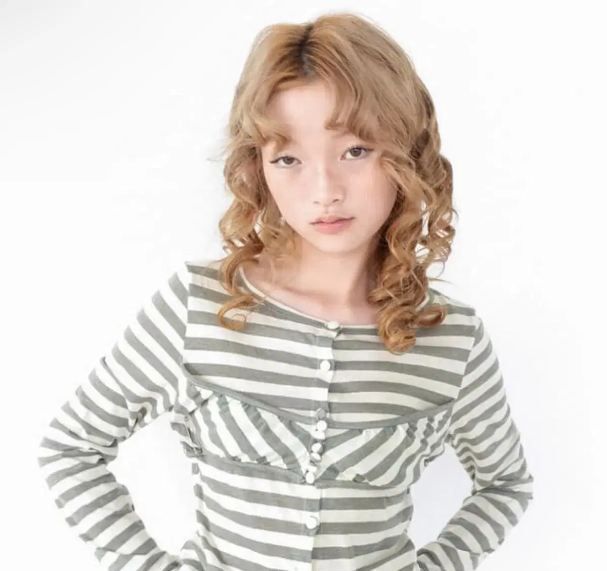 샵페어리 stripe button cardigan (khaki)  구함